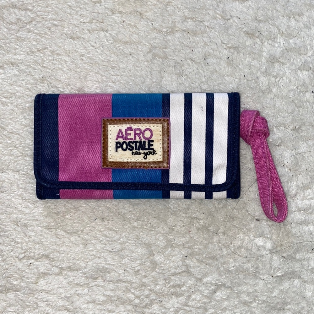 BNWT Aeropostale Multi Striped Blue Purple and White Wallet/Wristlet